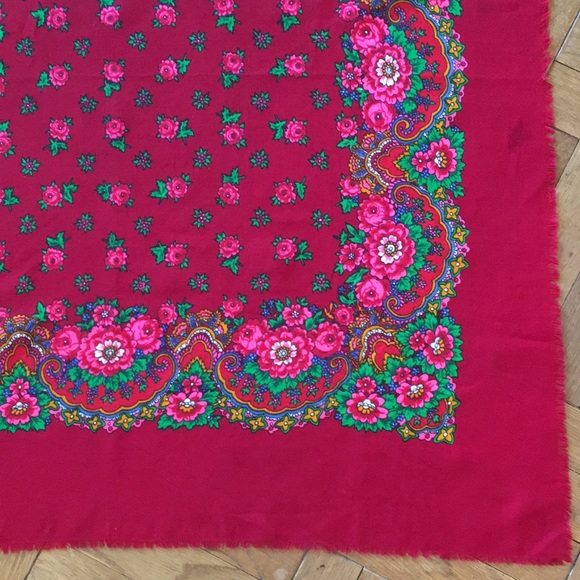 Vintage Accessories - Vintage Russian shawl scarf floral 34” x 35”